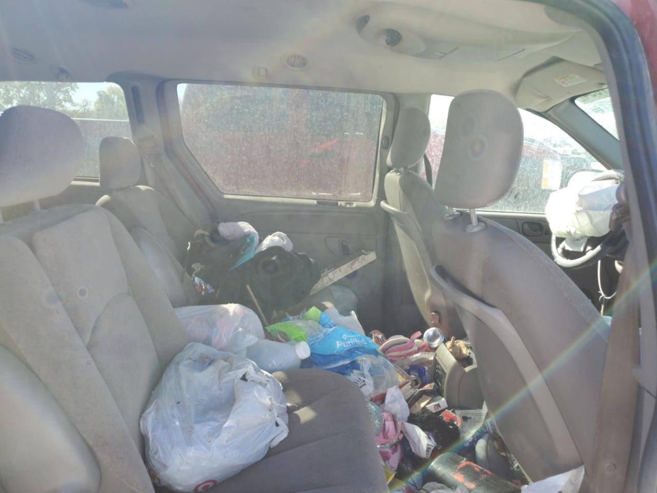 2003 Dodge Caravan - Image 11