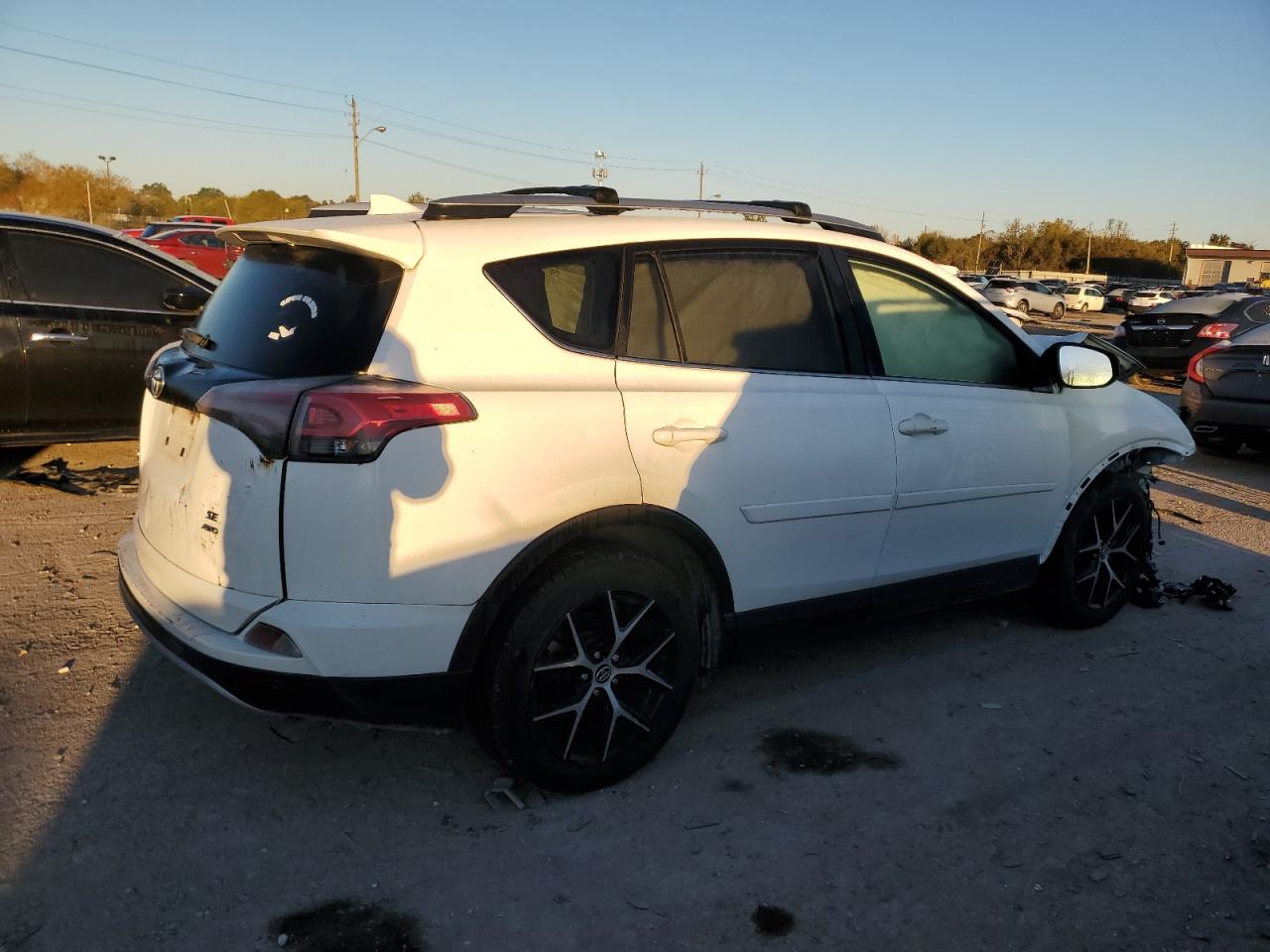 VIN JTMJFREV4GJ069967 2016 TOYOTA RAV4 no.3