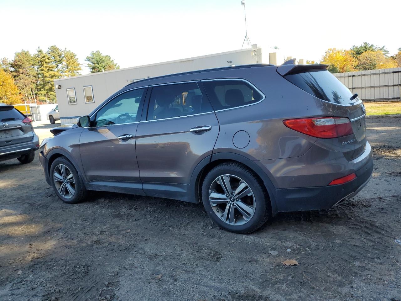 2014 Hyundai Santa Fe - Image 2