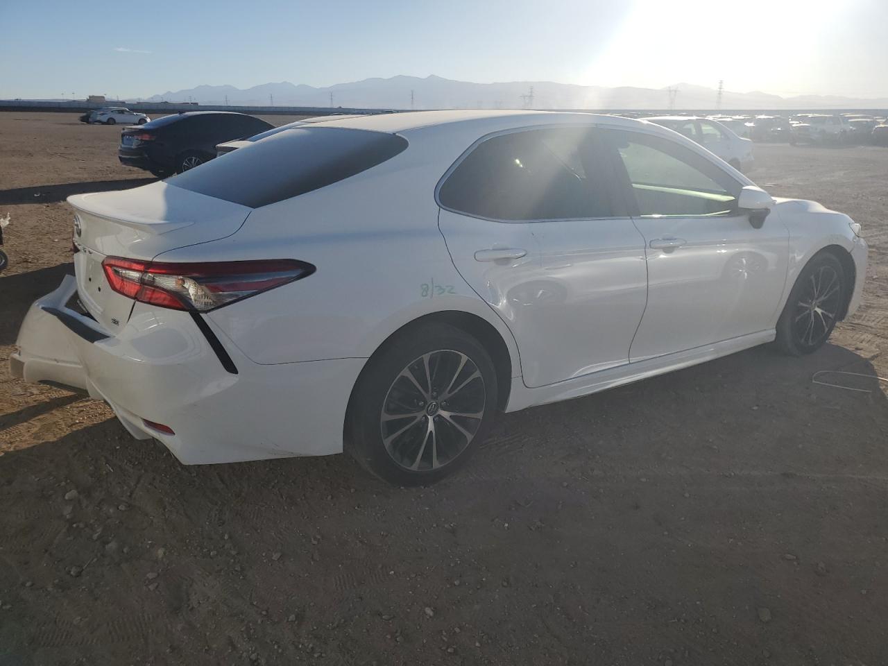 VIN JTNB11HK4J3038344 2018 TOYOTA CAMRY no.3