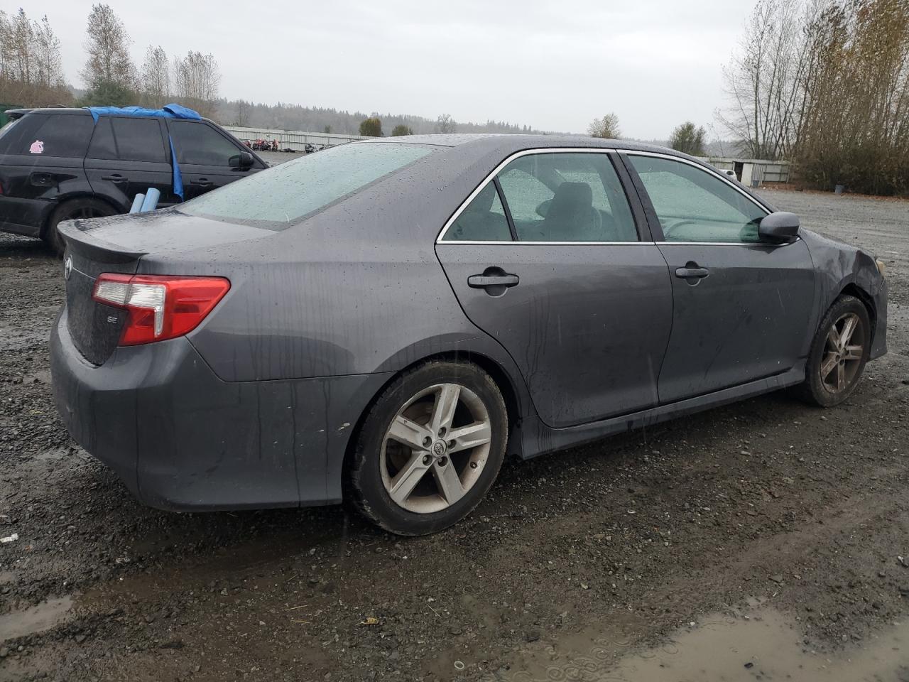 VIN 4T1BF1FK2EU405875 2014 TOYOTA CAMRY no.3