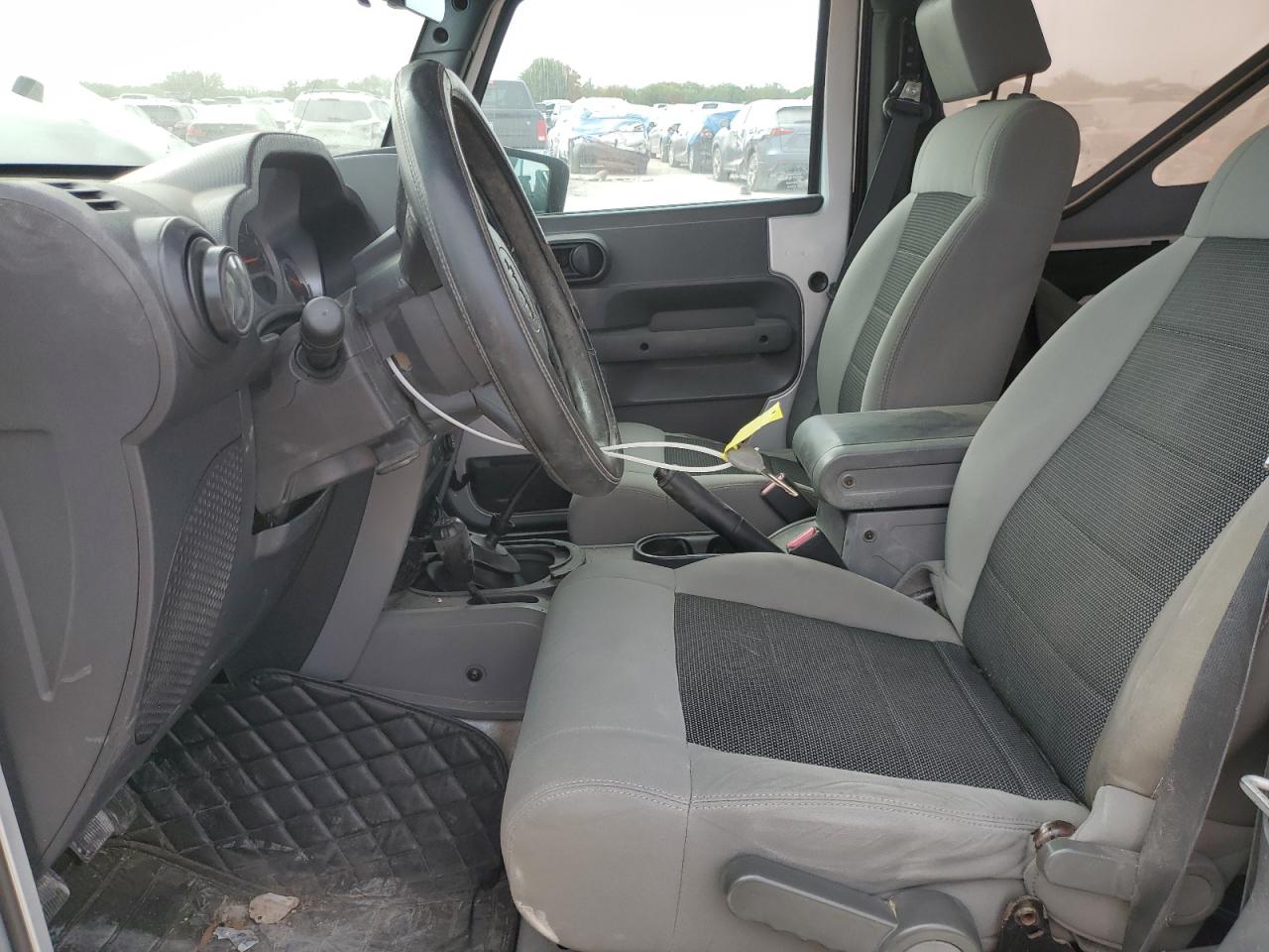 2010 Jeep Wrangler - Image 7