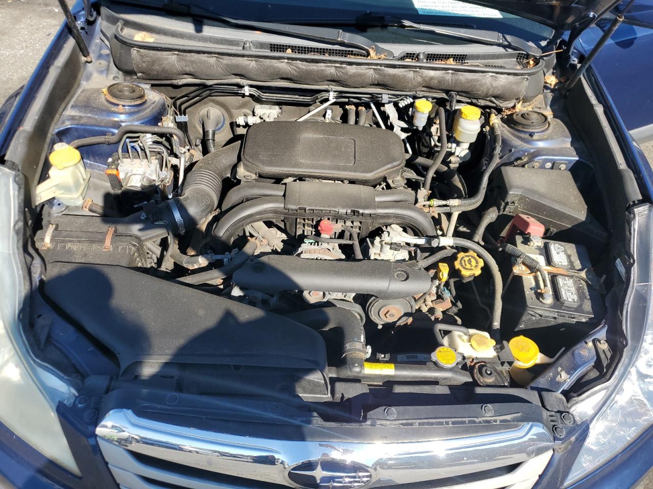2010 Subaru Outback - Image 12