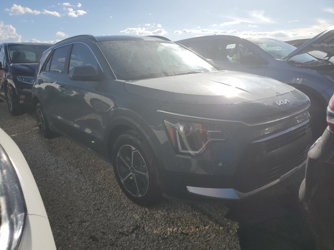 2023 Kia Niro - Image 4