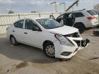 2015 Nissan Versa S للبيع في Kansas City، KS - Front End