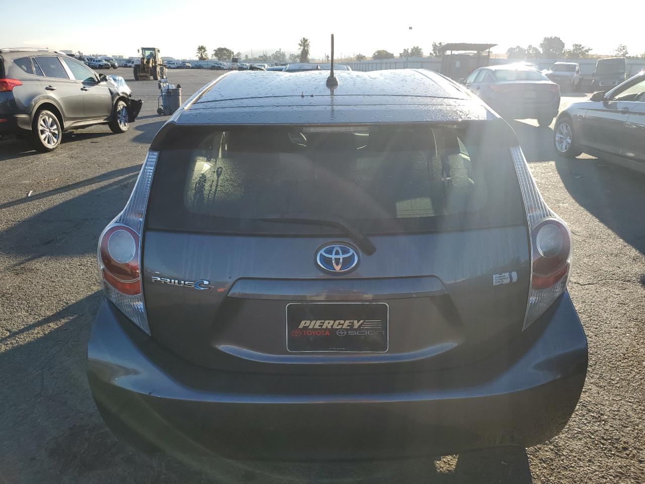 2013 Toyota Prius C VIN: JTDKDTB34D1048459 Lot: 75695284