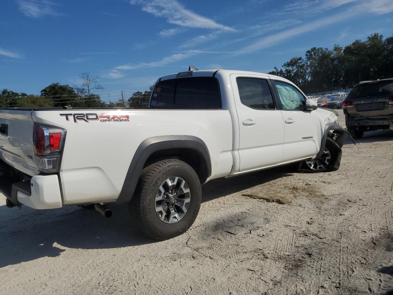 2020 Toyota Tacoma - Image 3