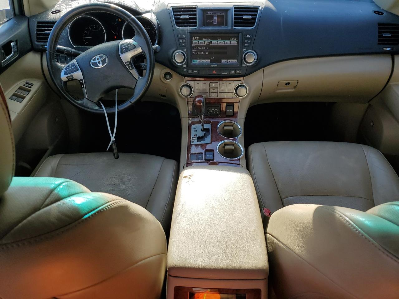 2011 Toyota Highlander - Image 8