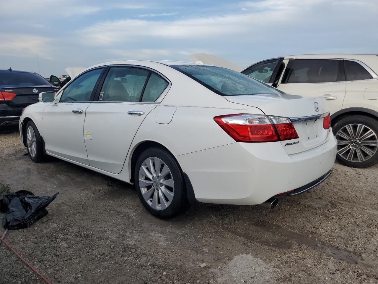 2015 Honda Accord - Image 2