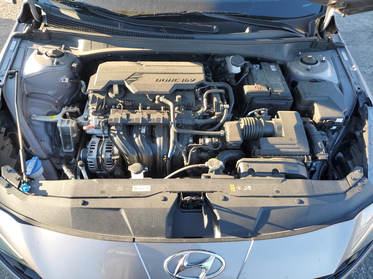 2023 Hyundai Elantra - Image 11