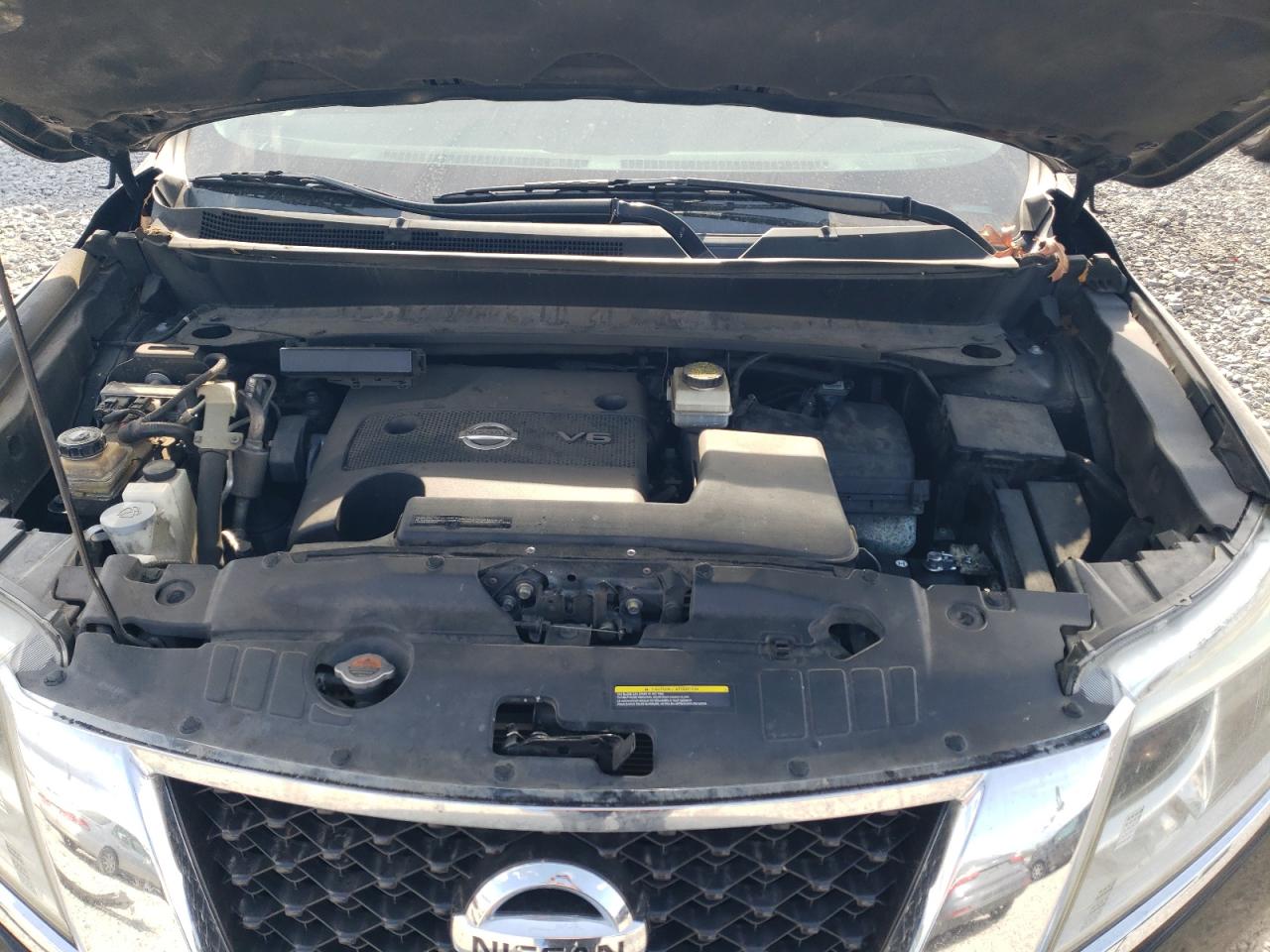 2015 Nissan Pathfinder - Image 13