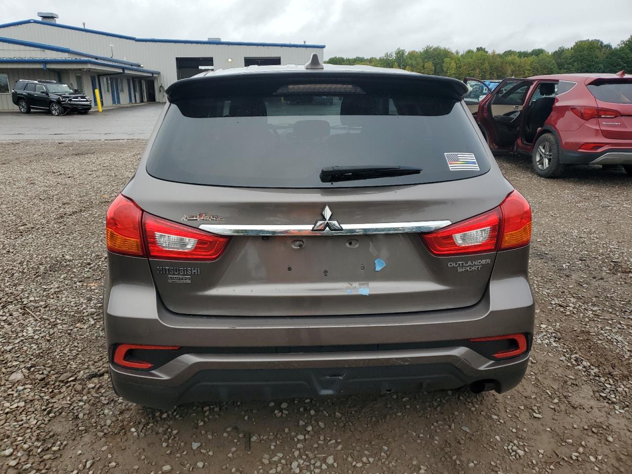 JA4AR3AU2JU008344 2018 Mitsubishi Outlander Sport Es