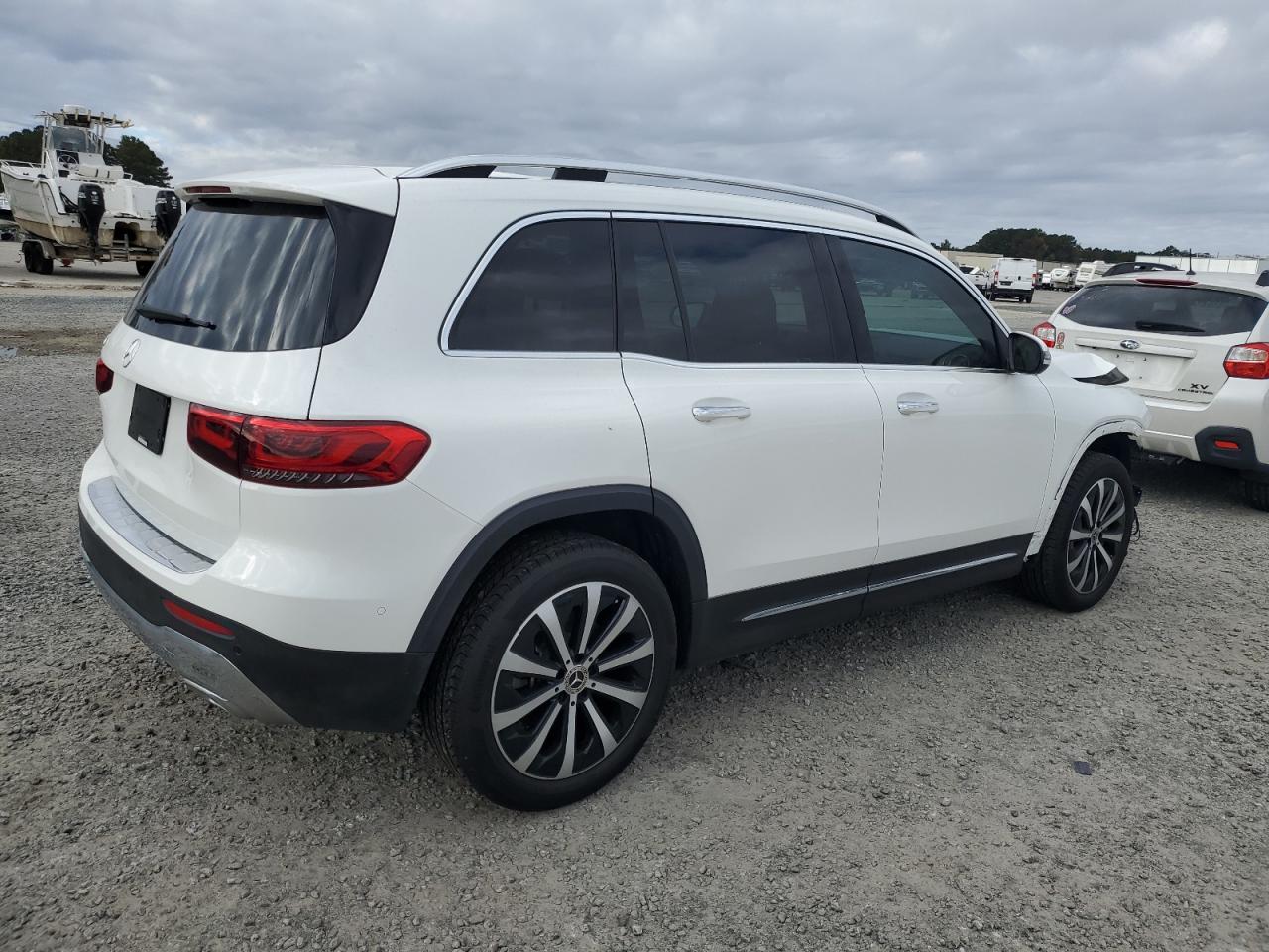 2023 Mercedes-Benz GLB - Image 3