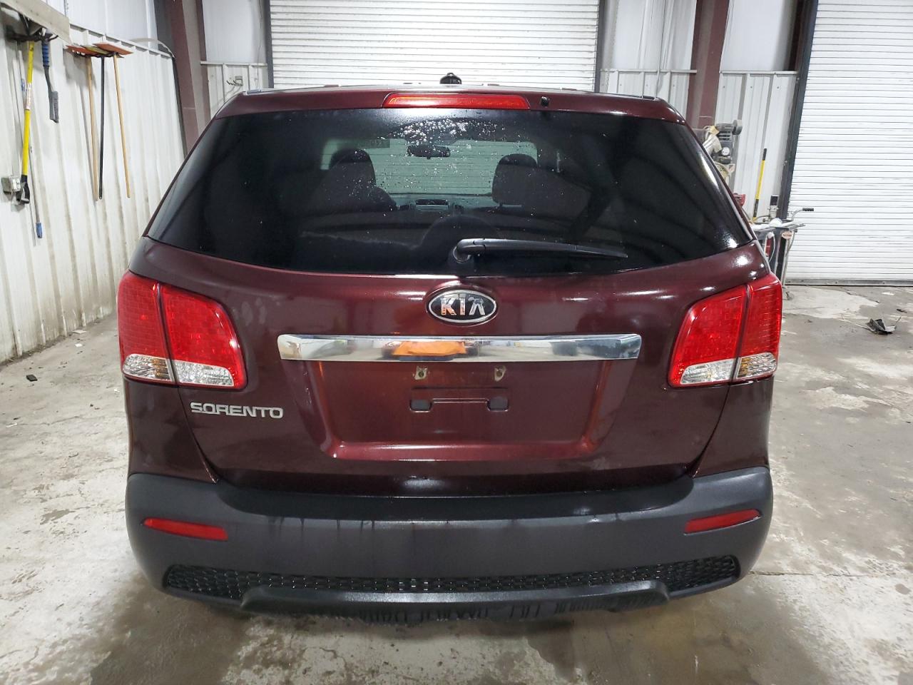 5XYKTCA13BG028364 2011 Kia Sorento Base