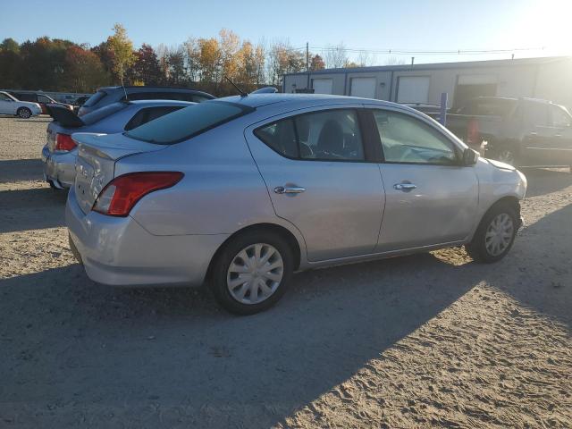  NISSAN VERSA 2018 Silver