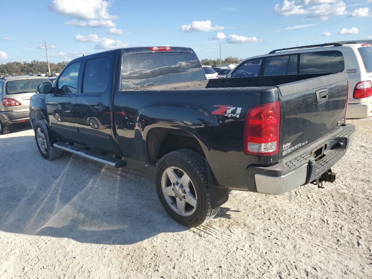 2011 GMC Sierra - Image 2