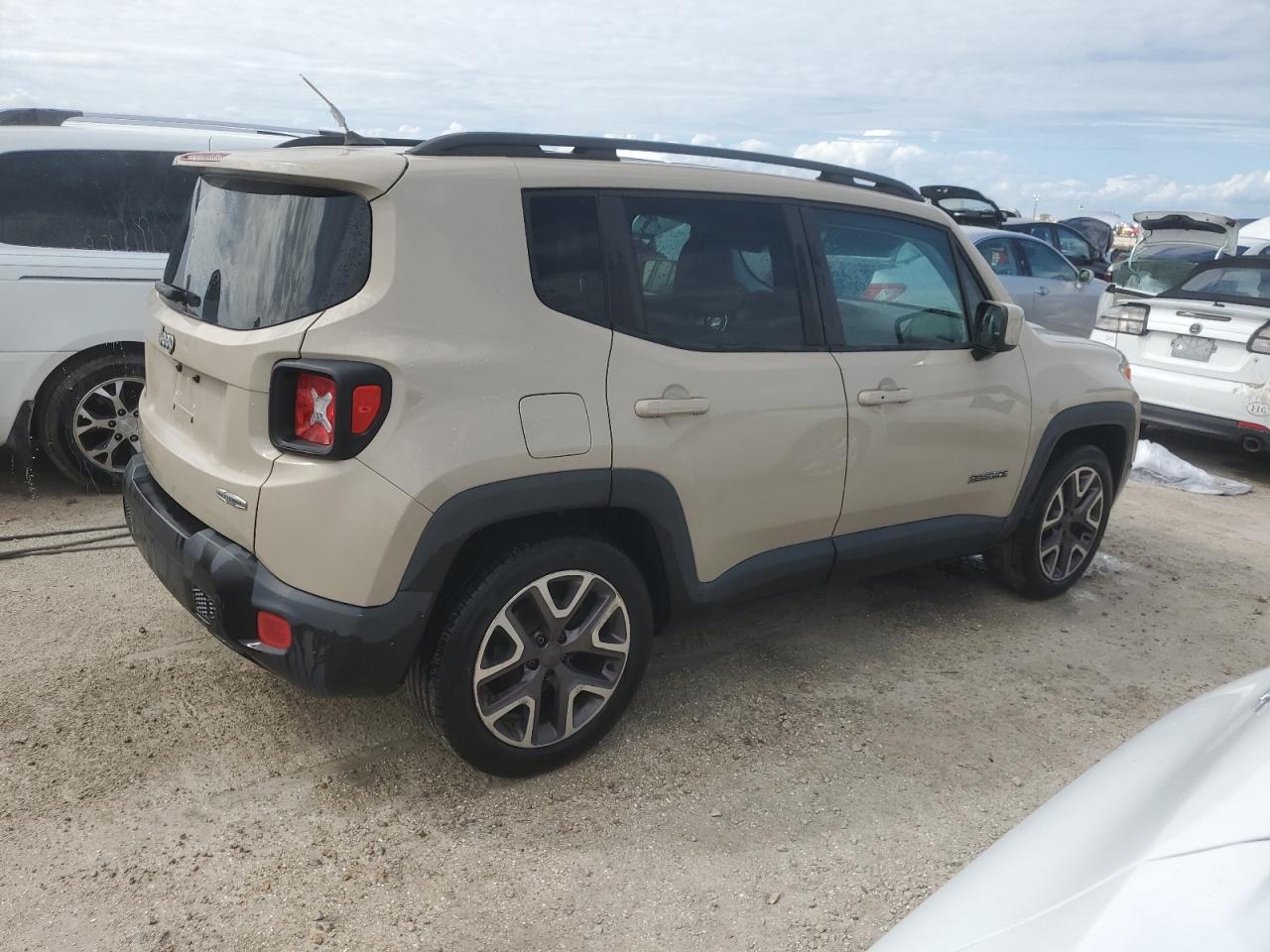 2015 Jeep Renegade - Image 3