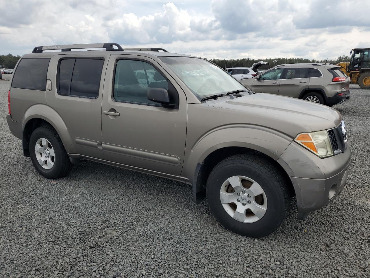 2005 Nissan Pathfinder - Image 4