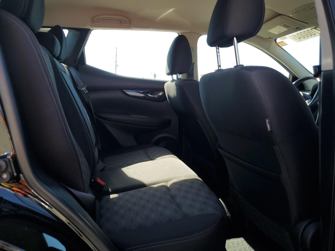 2019 Nissan Rogue - Image 11