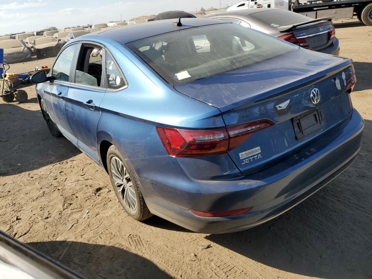 2019 Volkswagen Jetta - Image 2