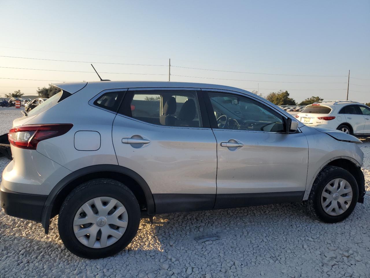 2020 Nissan Rogue - Image 3