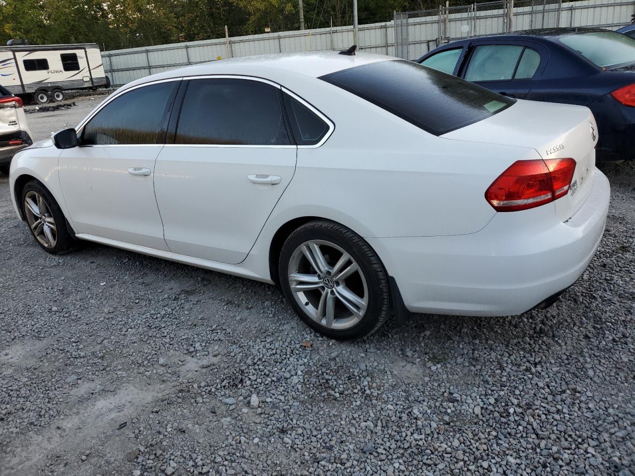 Фото: 1VWBT7A38EC094360 - 2