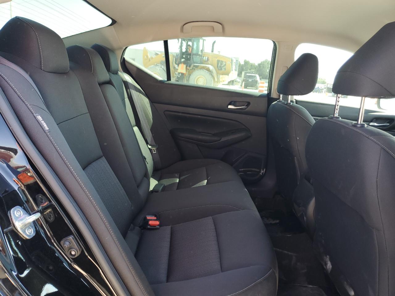 2021 Nissan Altima - Image 10