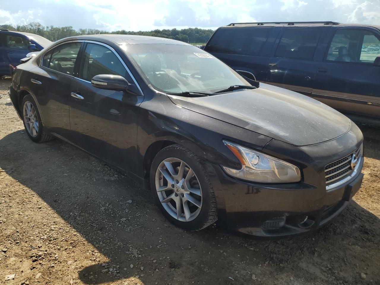 2010 Nissan Maxima - Image 4