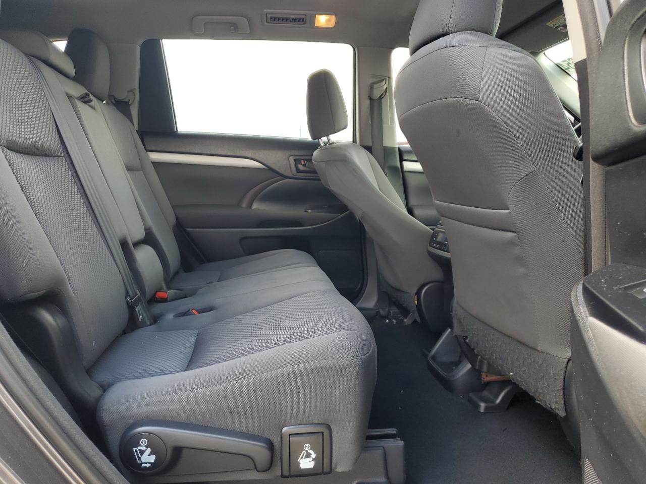 2016 Toyota Highlander Le VIN: 5TDZARFH3GS022488 Lot: 74322654