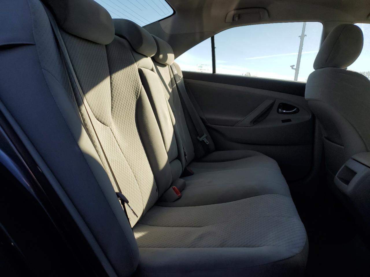 2009 Toyota Camry - Image 10
