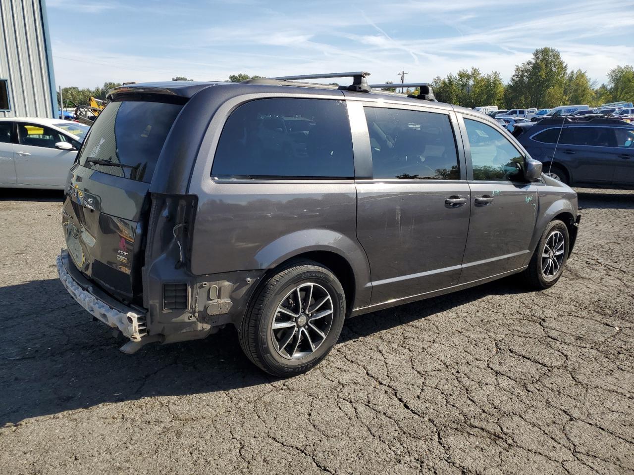2019 Dodge Caravan - Image 3