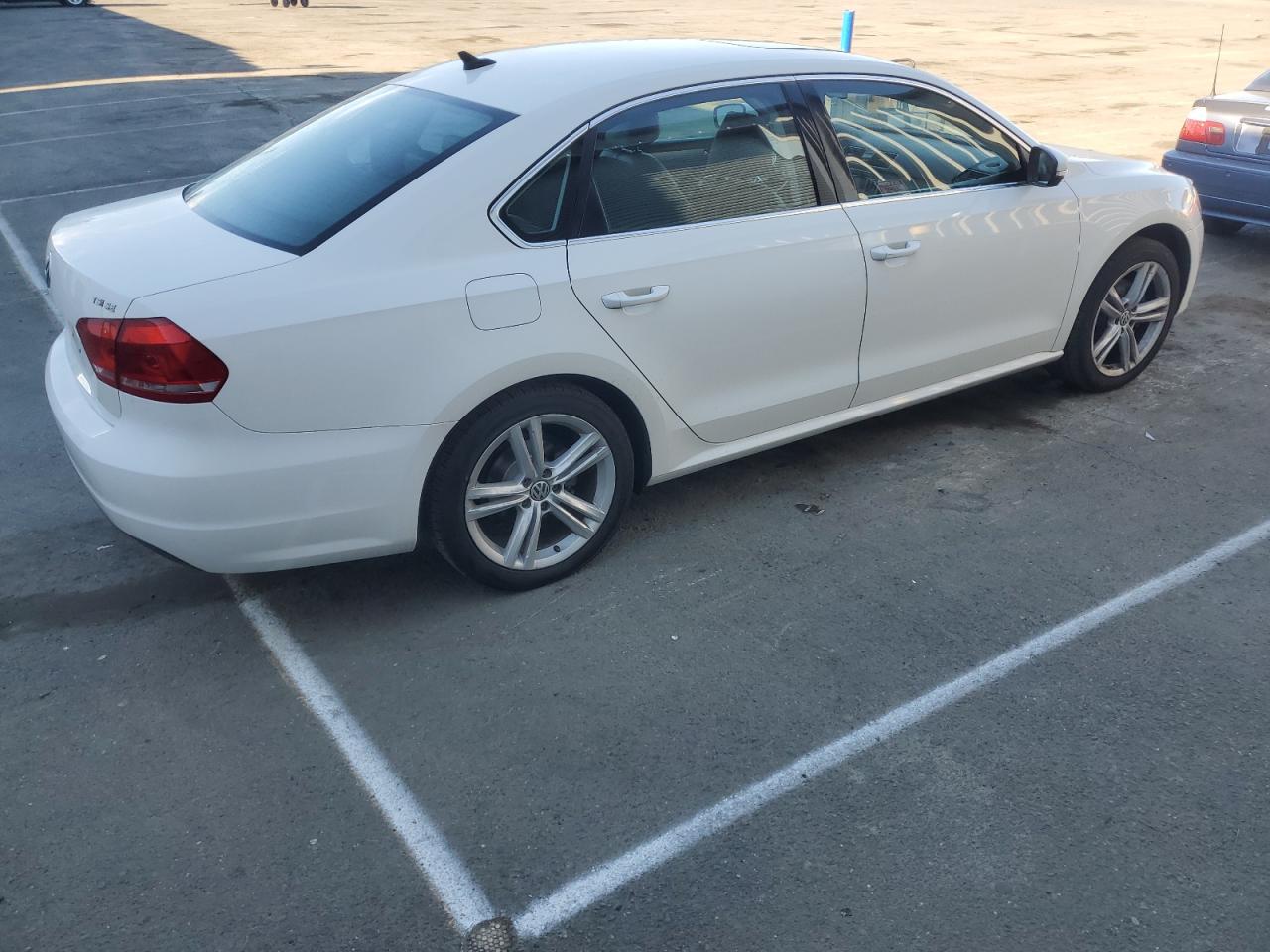 2014 Volkswagen Passat - Image 3
