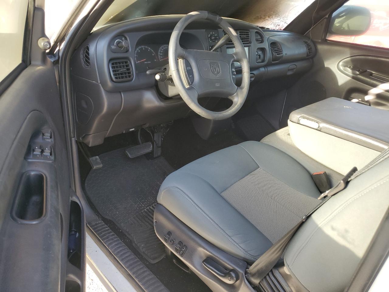 1998 Dodge RAM - Image 8