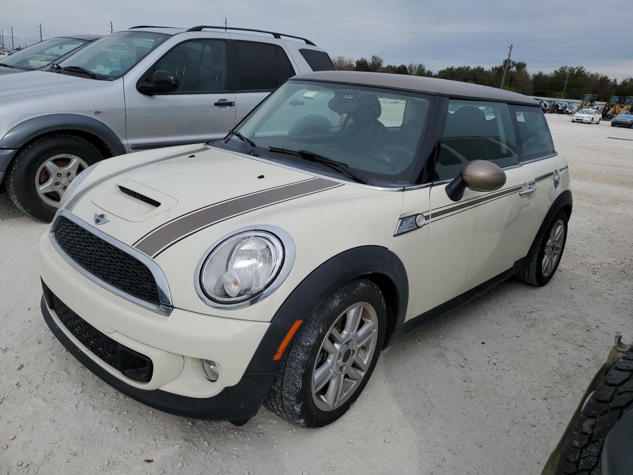 VIN WMWSV3C54DT392808 2013 MINI COOPER no.1