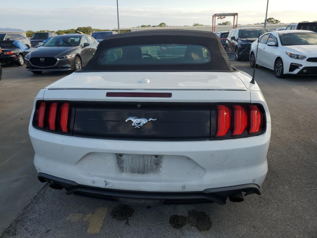 2019 Ford Mustang VIN: 1FATP8UH4K5161468 Lot: 76142094