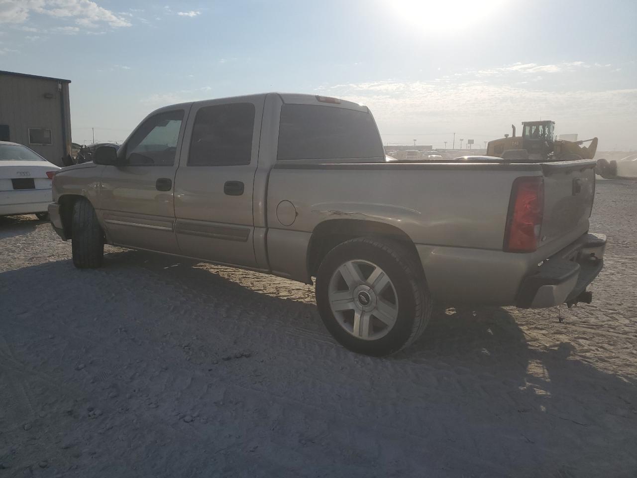 2007 Chevrolet Silverado - Image 2