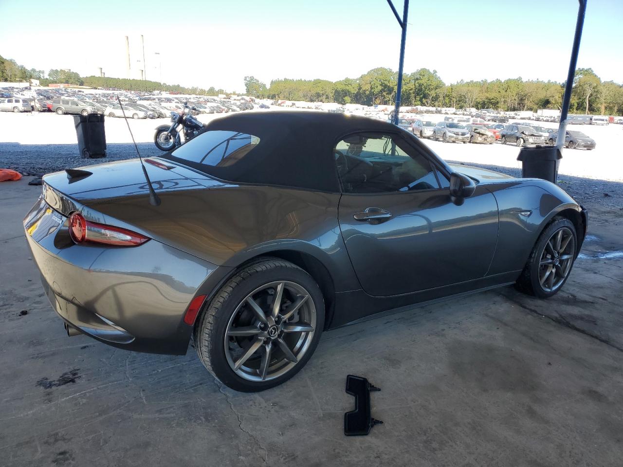 VIN JM1NDAD7XP0560402 2023 MAZDA MX5 no.3