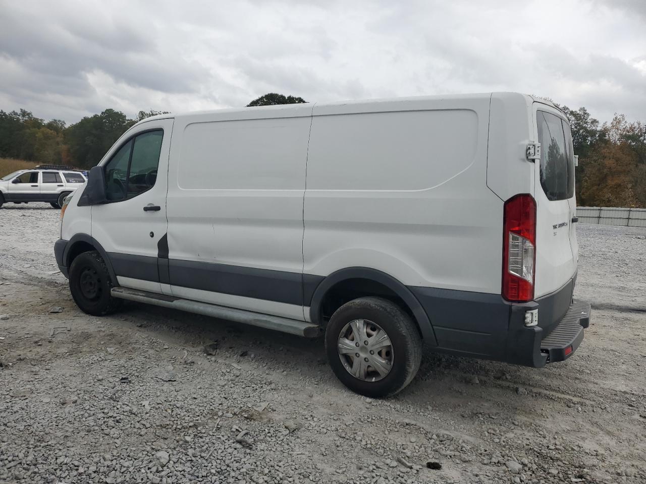 VIN 1FTNR1ZM1FKA46439 2015 FORD TRANSIT no.2