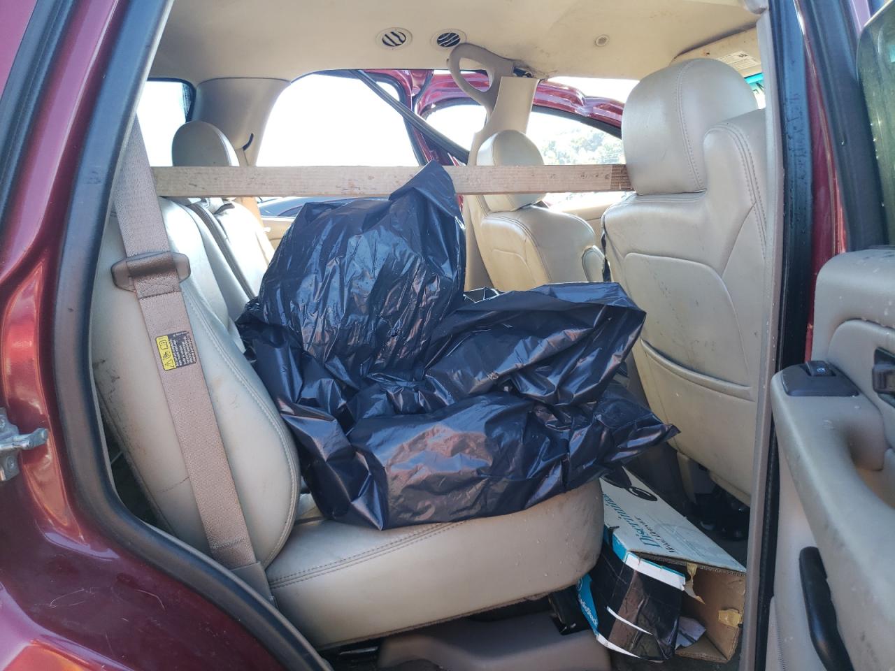 2004 GMC Yukon - Image 11