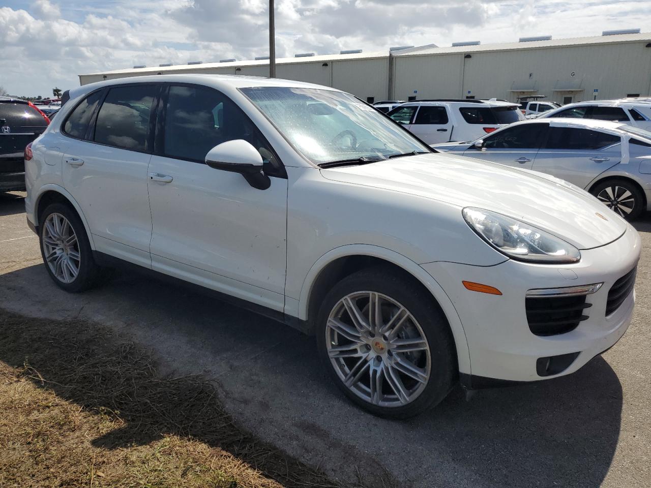 2017 Porsche Cayenne - Image 4