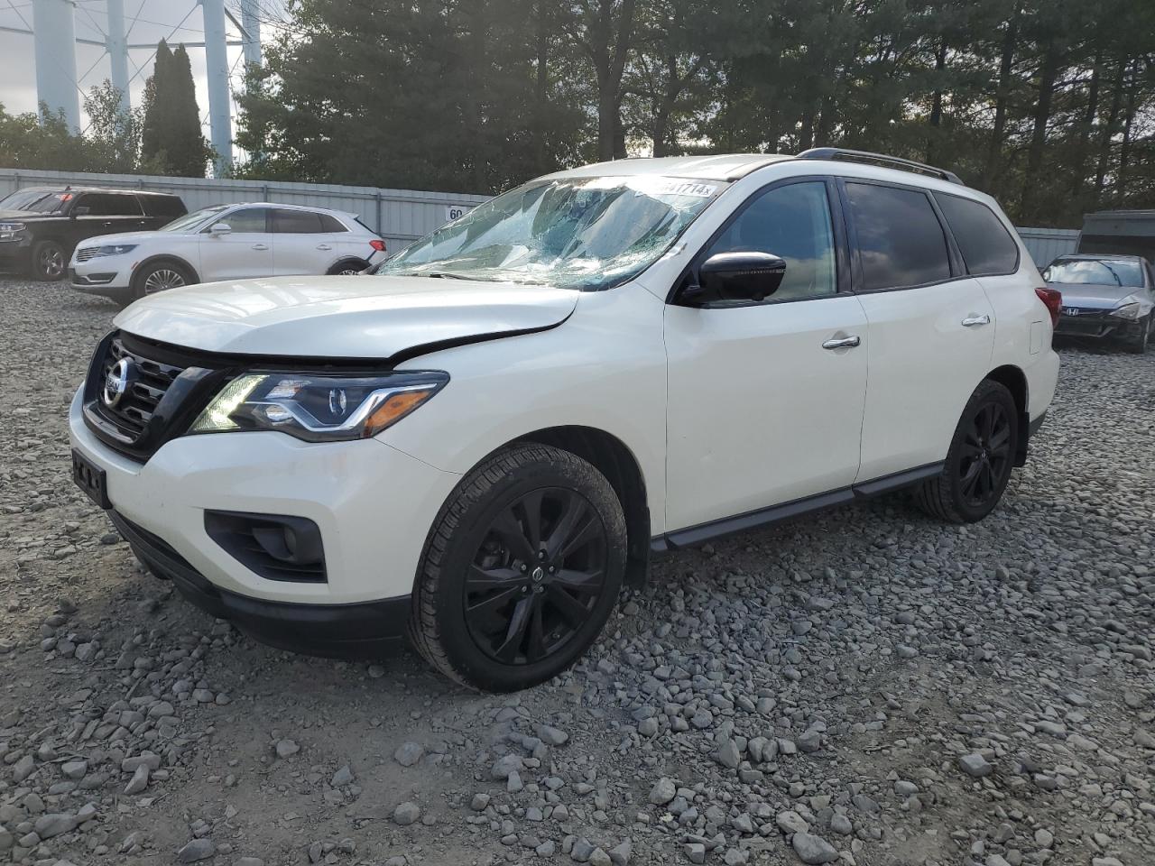 2018 Nissan Pathfinder - Image 1