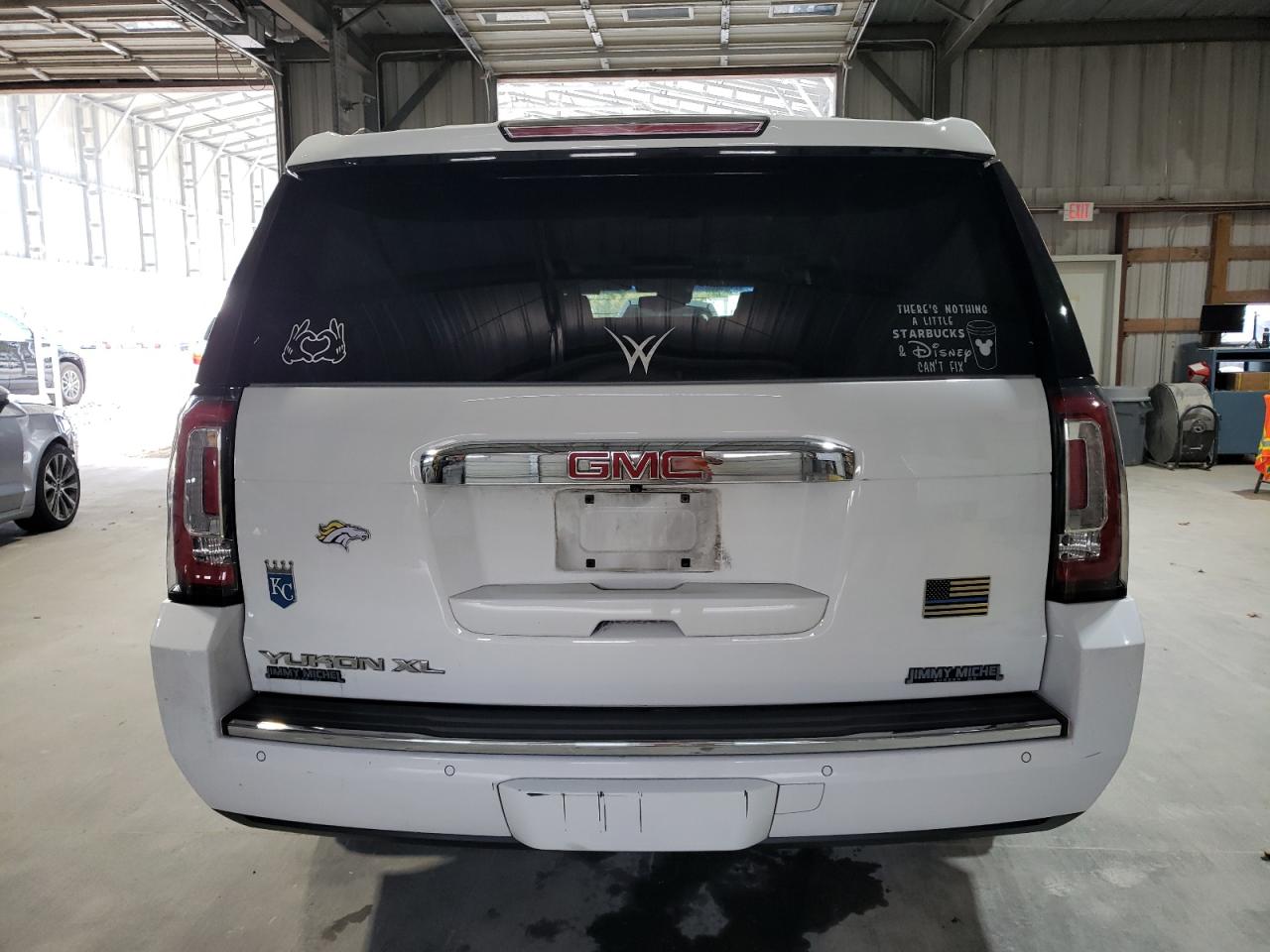 2016 GMC Yukon - Image 6