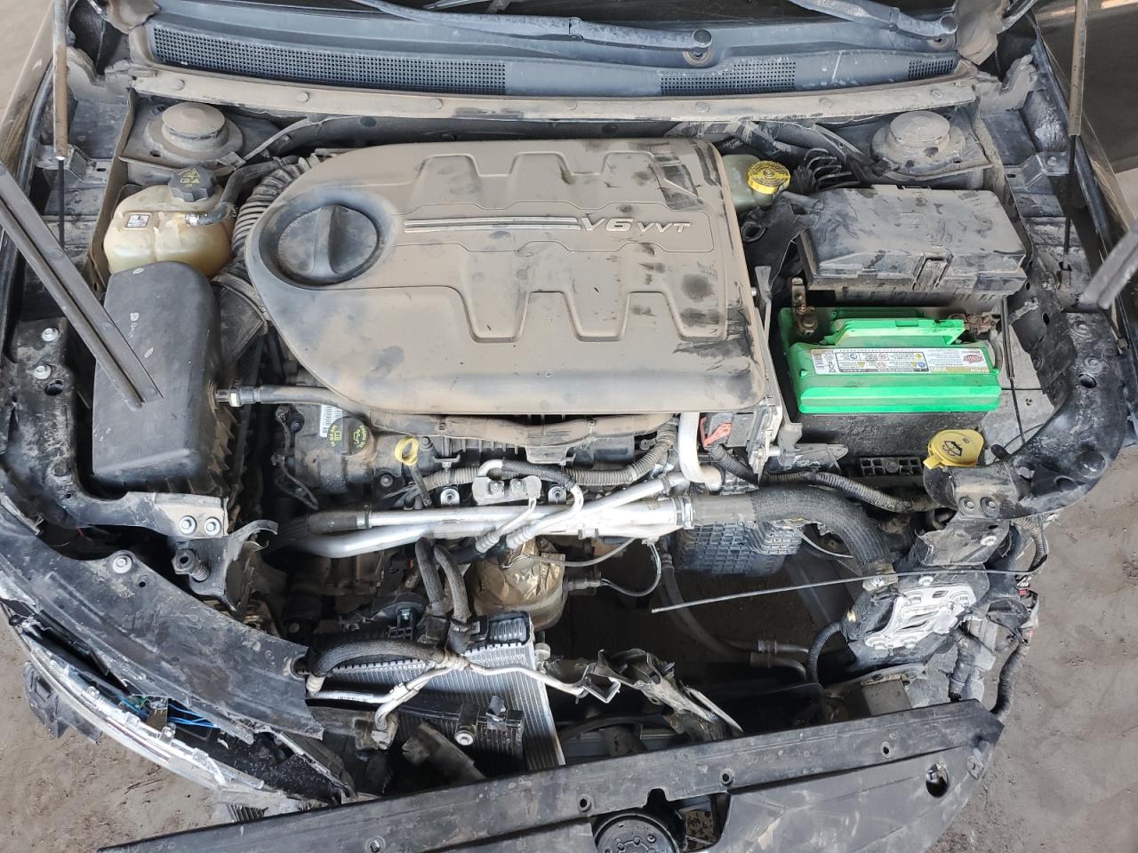 2016 Chrysler 200 - Image 11