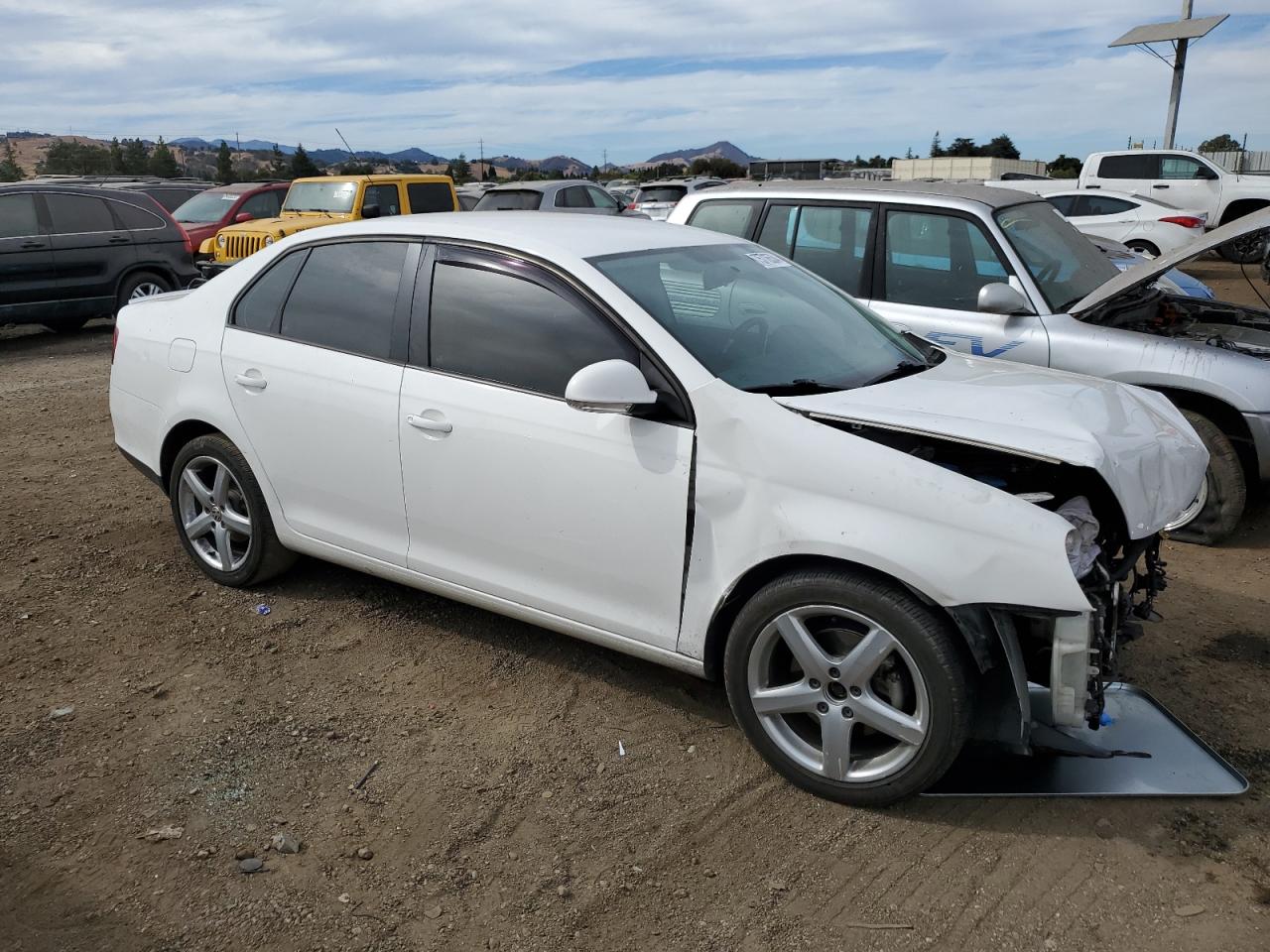 2010 Volkswagen Jetta - Image 4