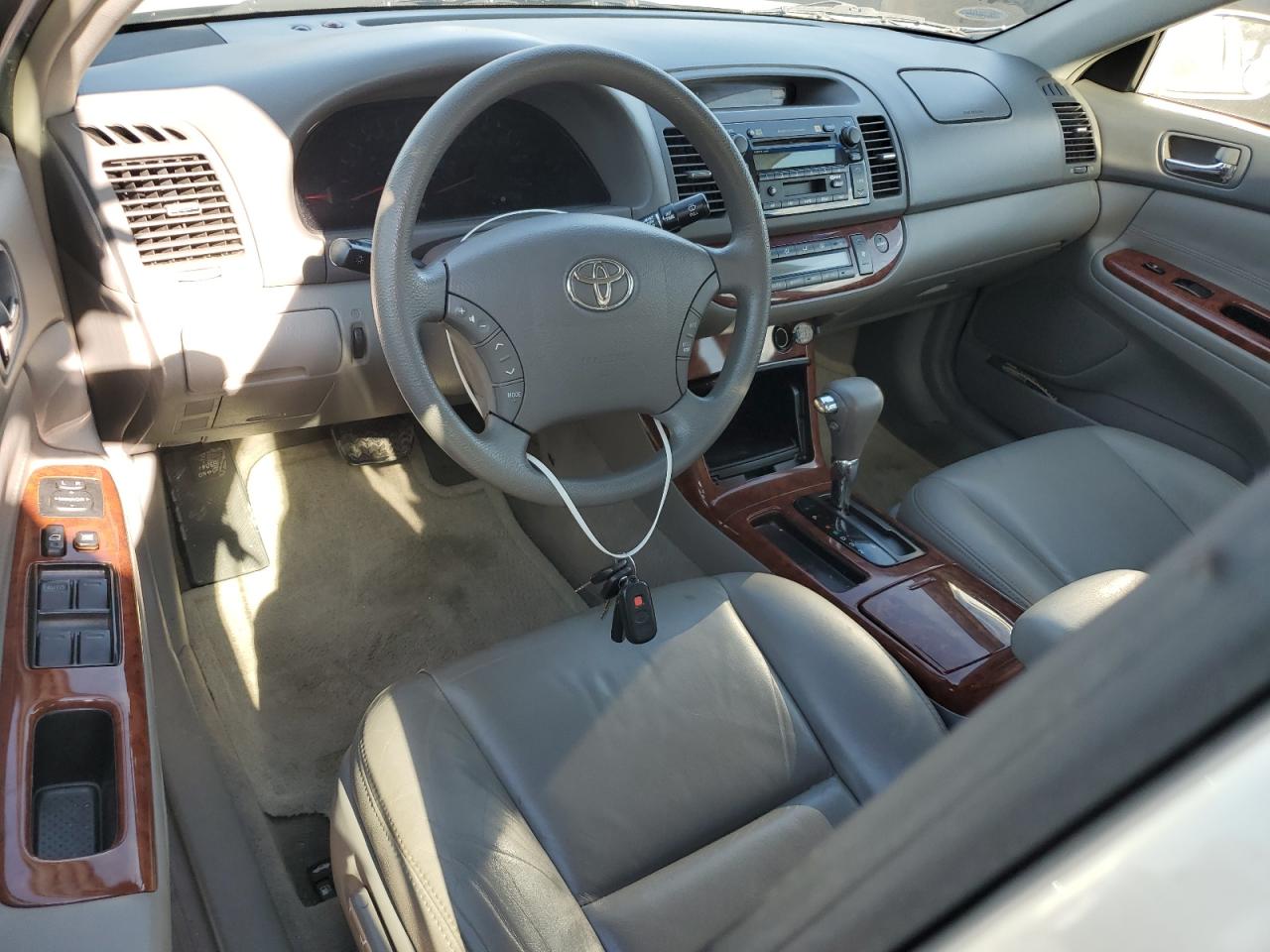 2005 Toyota Camry Le VIN: 4T1BE32K95U400175 Lot: 78045874