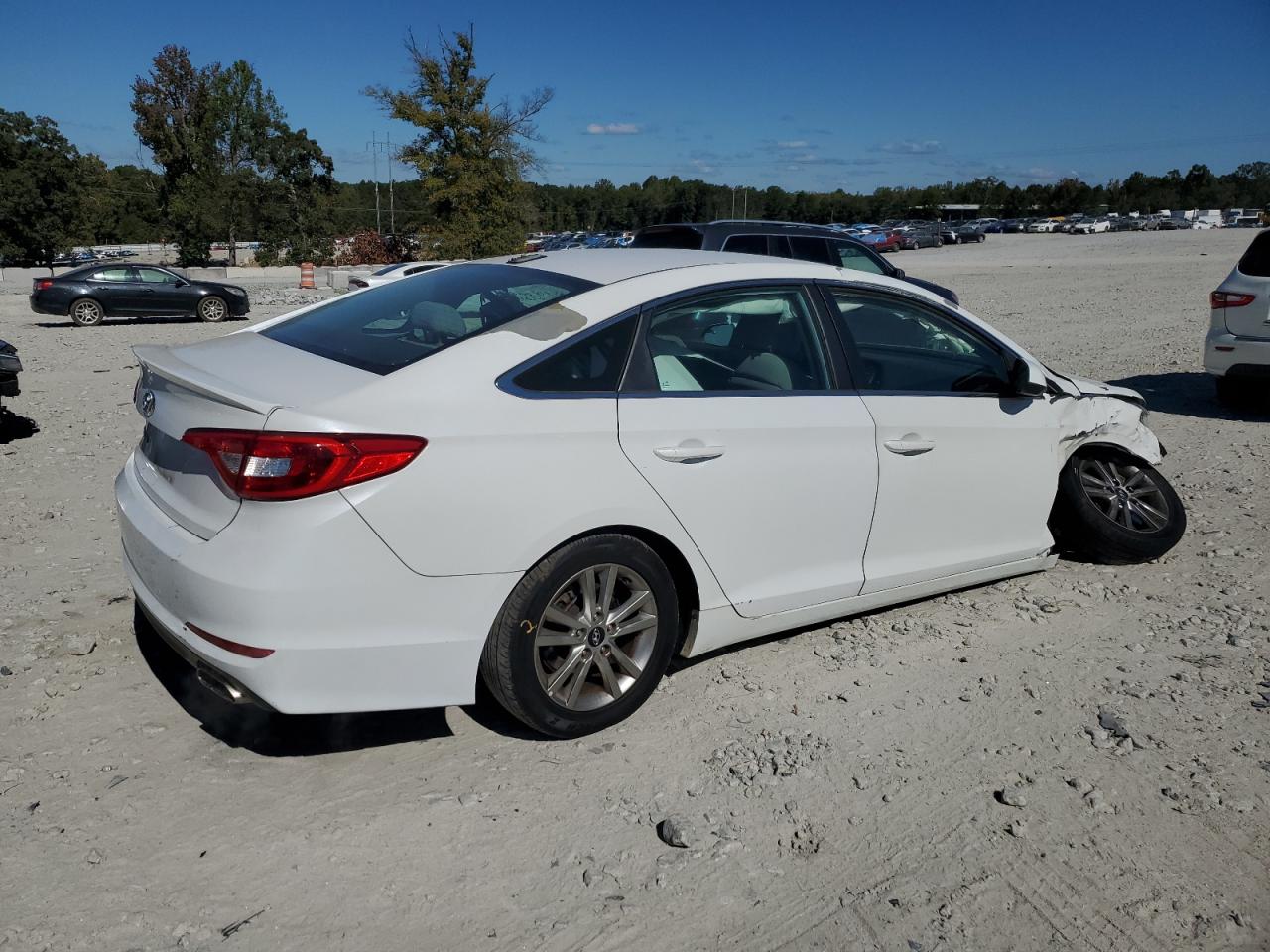 2017 Hyundai Sonata Se VIN: 5NPE24AF2HH511590 Lot: 76240654