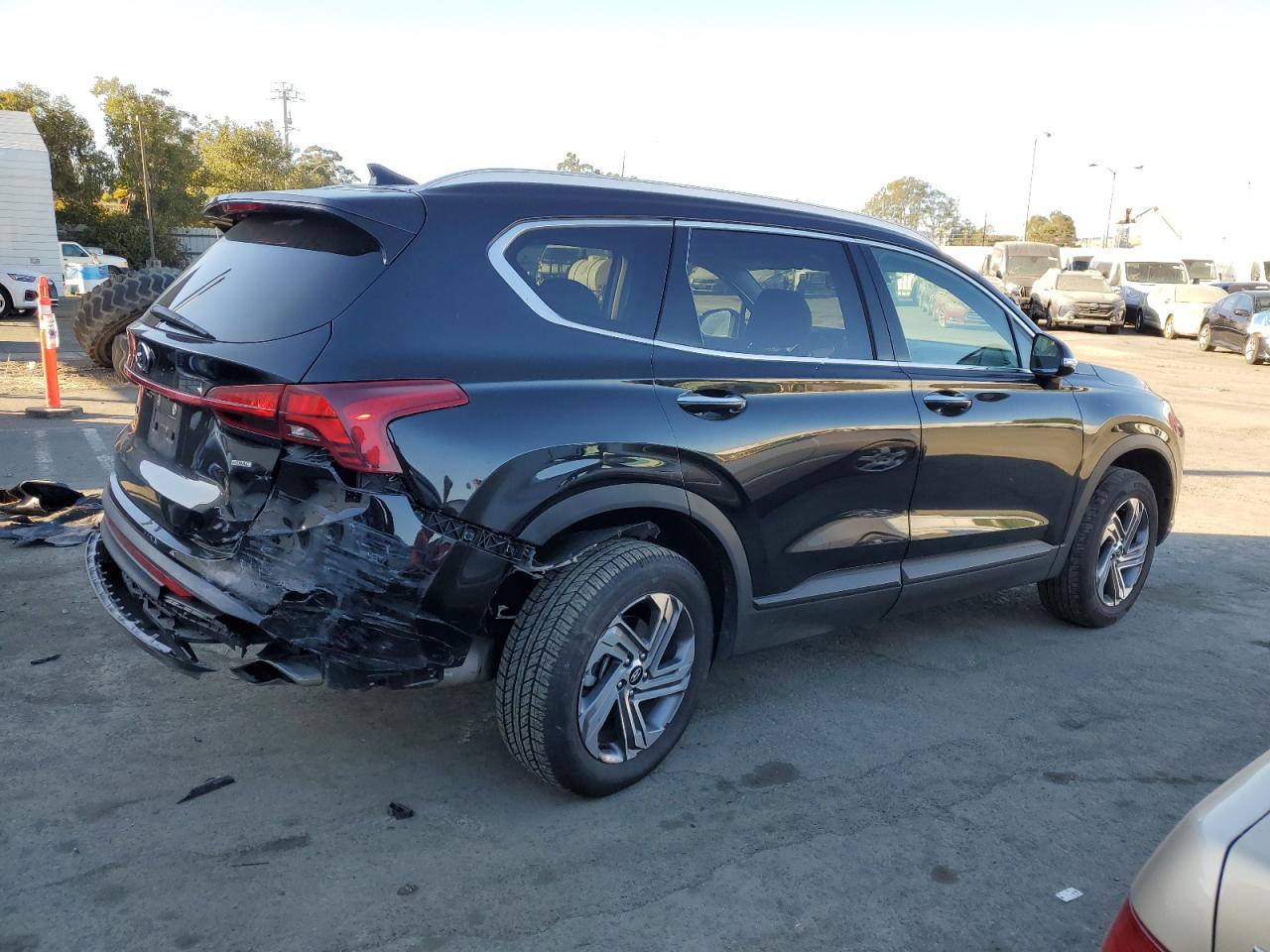 2023 Hyundai Santa Fe - Image 3