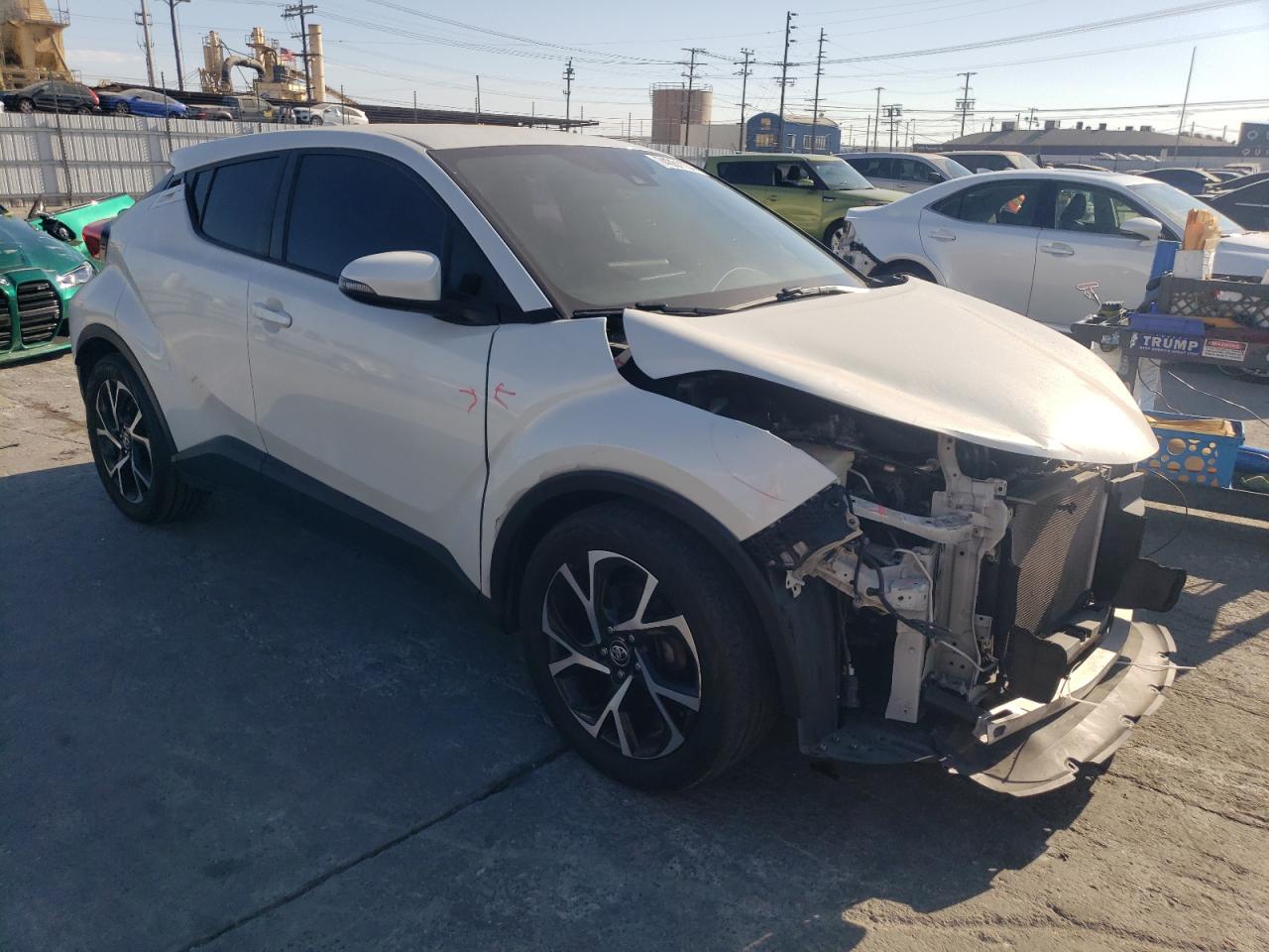 VIN NMTKHMBX9JR037094 2018 TOYOTA C-HR no.4