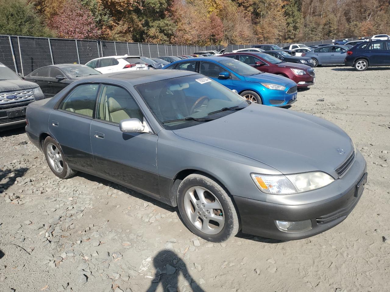 2001 Lexus ES - Image 4