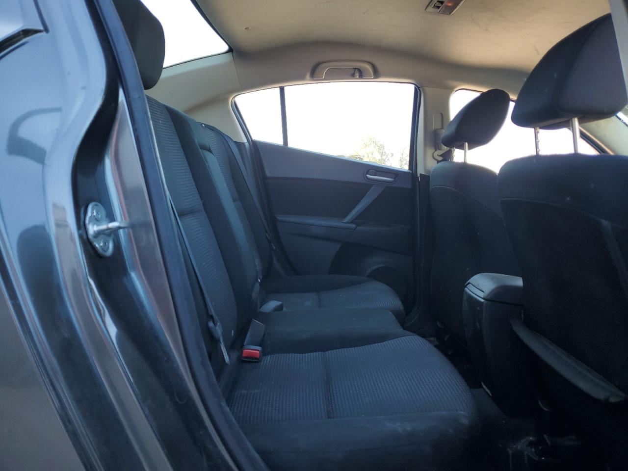 2012 Mazda 3 - Image 10